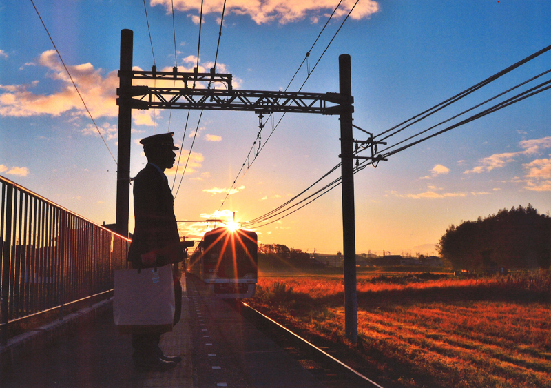 	葉多駅に朝が来る